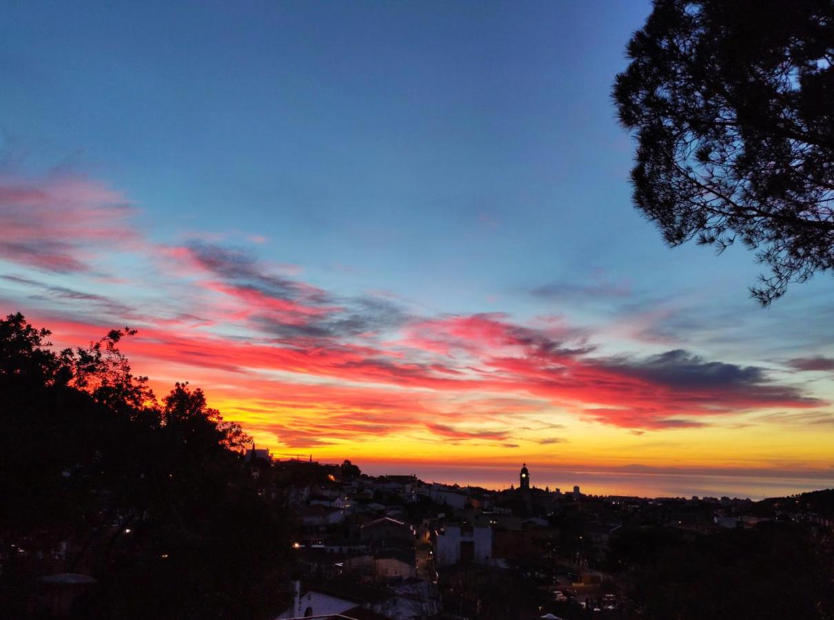 Cozy Place, Big Roof Terrace & Spectacular Views. Cabrils Bagian luar foto